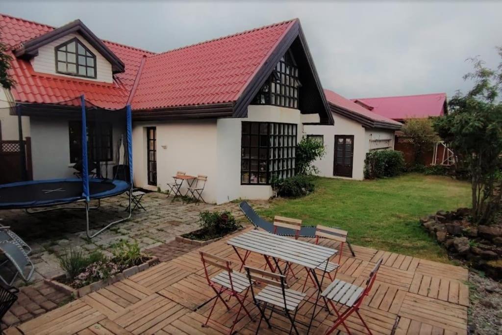 Icelandic Art Garden Villa W. Parking In Centre City Рейкьявик Экстерьер фото