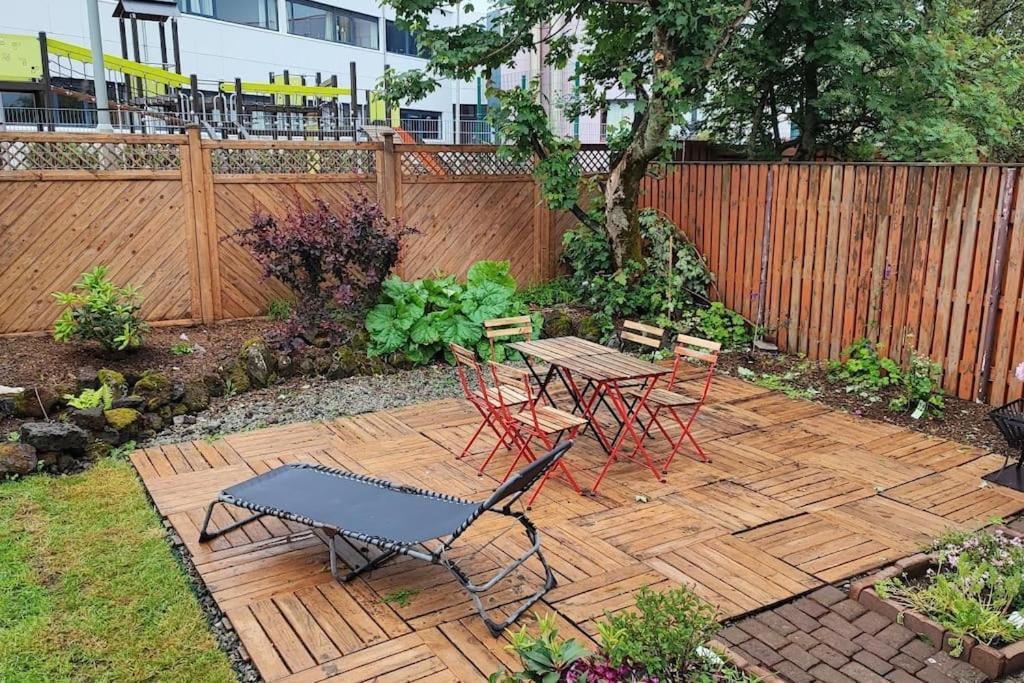 Icelandic Art Garden Villa W. Parking In Centre City Рейкьявик Экстерьер фото